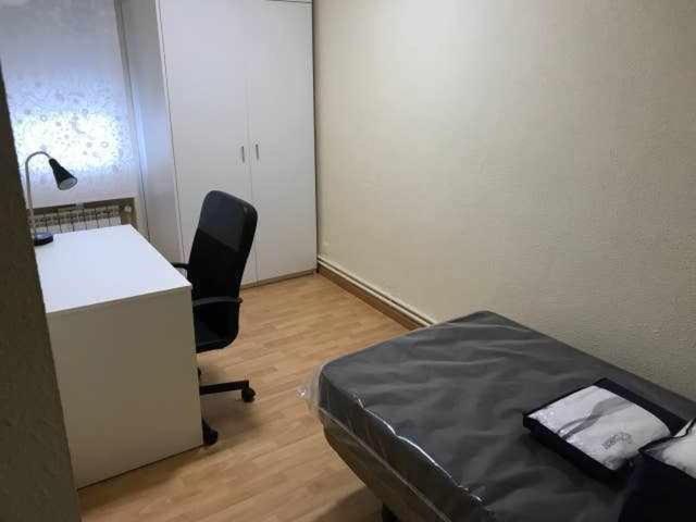 Residencia 12 Octubre Bed & Breakfast Madrid Exterior photo