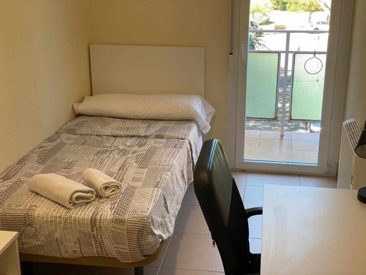 Residencia 12 Octubre Bed & Breakfast Madrid Exterior photo